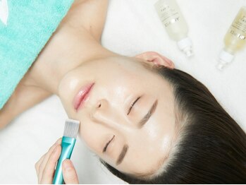 アキュリング(Aculing)の写真/表情筋の奥からアプローチ！【小顔美容鍼】小顔・リフトアップ効果に絶賛☆むくみ改善！ラミピールも人気♪