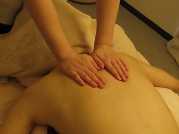 【美容鍼灸/オイルマッサージ/ヘッドスパ】燈縁~ひより~の写真/忙しい毎日に、何もしない贅沢を…心と身体を深くゆるめる大人のアロマご褒美タイム♪お悩み相談だけでも◎