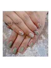 リリフリー(riri Free)/ヒョウ柄ネイル