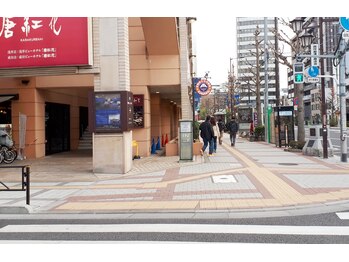 ポーラエステサロン ラ メール営業所/国技館通りに平行の信号