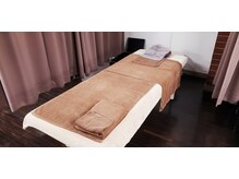 ほぐしの達人 溝の口店/≪施術台≫　大きく広め♪ 