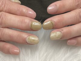 春の若草色ニュアンスネイル