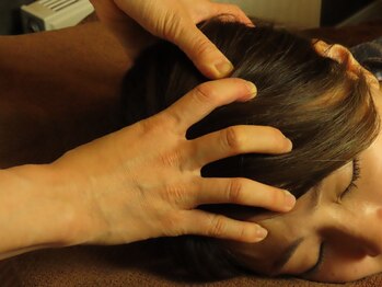 4時間の整体 トトノエル/頭の施術