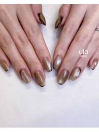 シンプルモードな秋ネイル