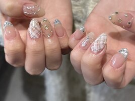 キラキラ詰め込みネイル