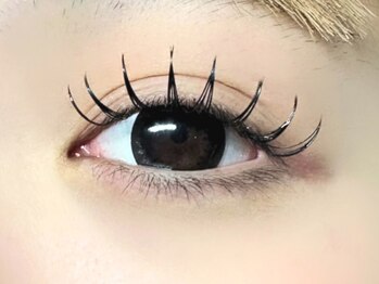 ディーエル ビューティー 天神春吉店(DL BEAUTY)の写真/自然な可愛さと圧倒的なキープ力◎ダメージレスで上品な目元へ♪幅広いナチュラルデザインをご提案☆