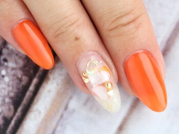 ネイルサロン エスビー(Nail salon SB)の写真/【アート5本+カラー1色￥8250（ケア/ハンドマッサージ込）】歴10年のベテランオーナーが施術致します♪