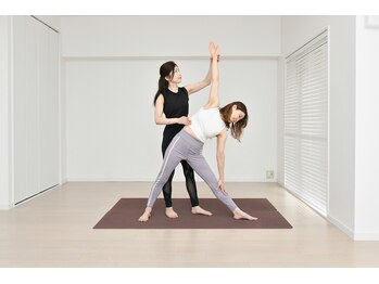 スタジオロミ(Studio63)/ヨガ風景 &nbsp;1