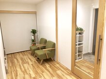 ライフ オステオパシー センター/ウェイティングルーム（夜）