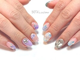 ビジューネイル/先端ホロネイル