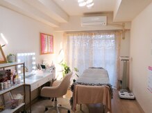 アコ(AKO)の雰囲気(リラックスできる個室完全予約制でプライバシー重視◎)