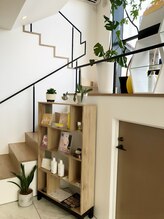 グリッター(glitter)/中2階へつながるらせん階段