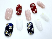 ネイルサロン クイール 小山店(NAIL SALON QUILL)/デイジー風フワラー