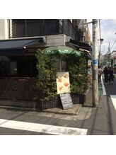 トミー(Tommy)/表参道駅Ａ2出口からの道順　7