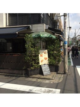 トミー(Tommy)/表参道駅Ａ2出口からの道順　7