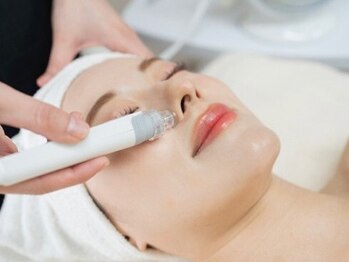 バニスター(Bannister)の写真/【顔脱毛+ハイドラ全顔毛穴洗浄+ハーブピーリング¥9800】古い角質を除去し,開き毛穴/Tゾーン/テカリに◎