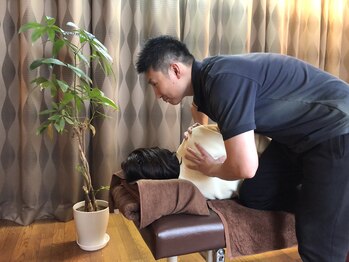 プラスワンの写真/【デスクワークで巻き肩になってませんか?】独自のソフトな”肩甲骨はがし”で肩こり/猫背をスッキリ解消♪