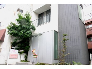 アイマ 北千住(imma)/一戸建てのお店です♪[マツエク]