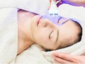 ベラ(E bella)の写真/驚きの毛穴洗浄効果!40種類以上の美容液で気になる毛穴をしっかり洗浄し、輝き放つ毛穴レスな美肌に♪