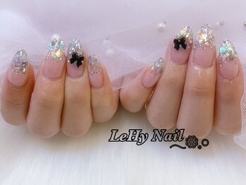 レヒネイル(LeHy nail)/ラメグラ×リボンネイル