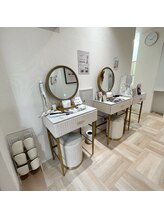 アンドアイ(and i)/メイク直しブース