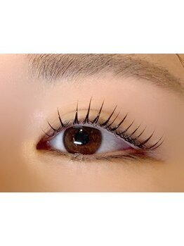 ナチュラル上品な目元にしたい