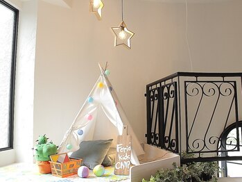 エマ 桃山台(emma)の写真/頑張るママの味方！個室完備でお子様とご一緒に来店OK♪【パリジェンヌ5300円/HBL ￥6980】
