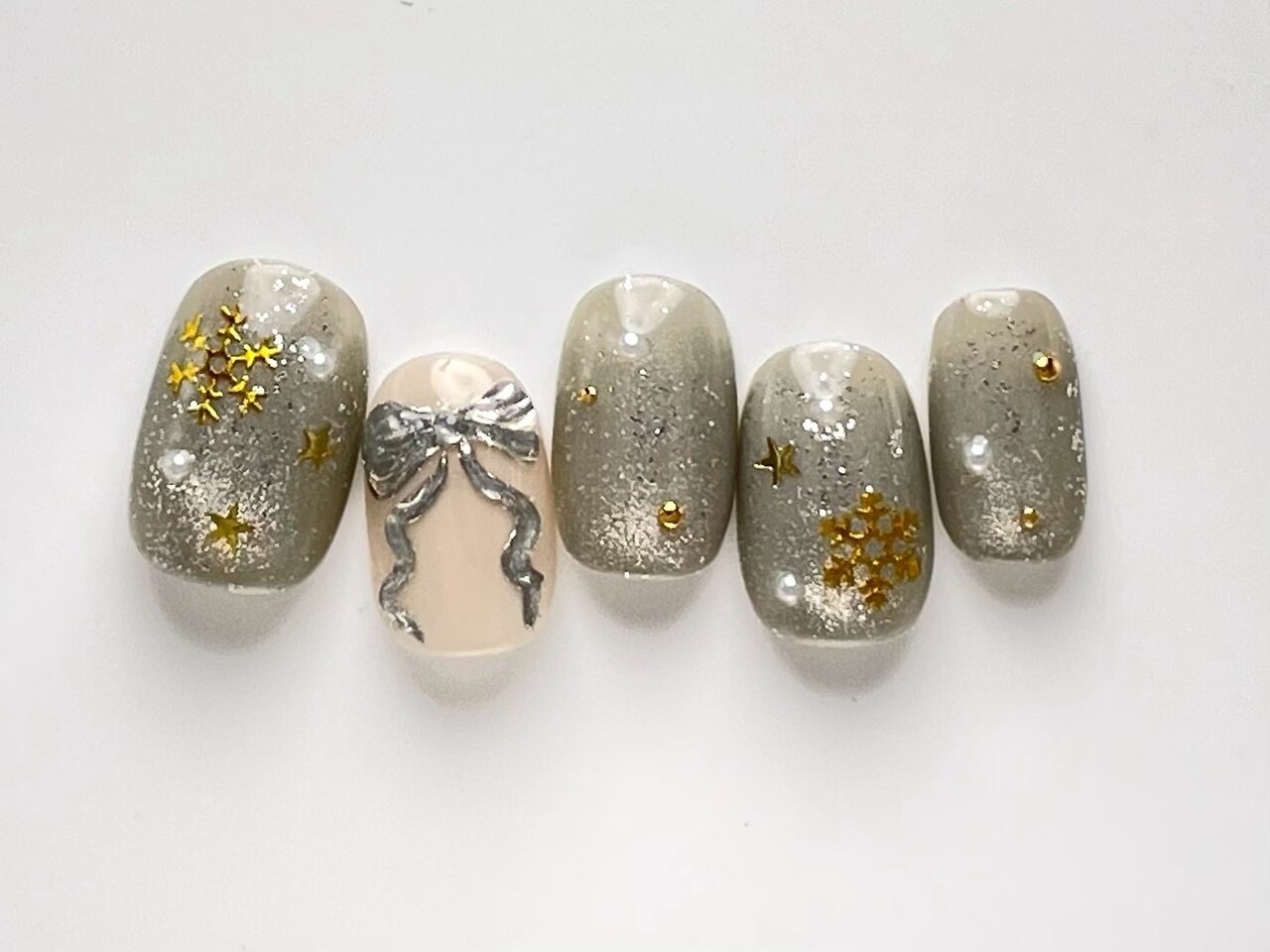2026年冬トレンド】雪の結晶のネイルデザイン集｜人気順｜3ページ目
