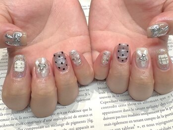 ペルレ(perle)/メタリック個性派デザイン