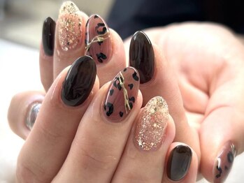 サロン ド 花歩 松山本店の写真/ネイリストが作成した「オシャレな季節のデザインサンプル」から選べる♪フィルインオフ無料で大満足◎