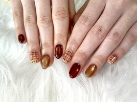 うるうるチェックネイル