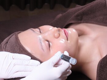 リノア(Linoa)の写真/【SNS話題沸騰のエステ版ポテンツァ!】スキンジェクションプロで、肌タイプに合わせた美容液を奥まで浸透◎