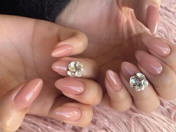 ネイルサロン ナナニーヨン(724)の写真/【mao gelワンカラー¥6800】大人女性の上品Nail♪こだわり抜いた丁寧ケアとフィルインでモチ◎付替オフ無料