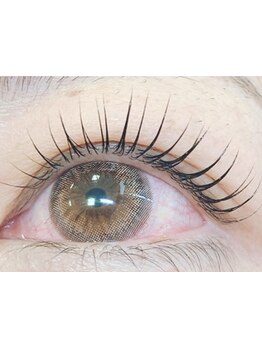 ナチュラル上品な目元にしたい