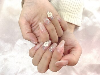 レナ(RENA)の写真/洗練されたトレンドデザイン◎更に高技術でスピード力にも自信有り♪【初回オフ無料！定額ネイル5940円～】