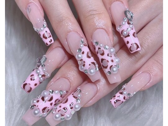 2025年冬】ピンクレオパードのネイルデザイン集｜人気順  