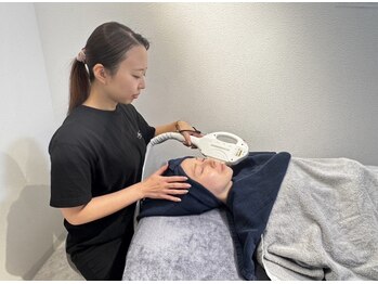 ネオファースト(NeoFirst)の写真/全方位ケアで自信ある理想肌へ♪最新機器＆光フェイシャルでつるんと陶器肌♪ほうれい線やたるみの改善も◎