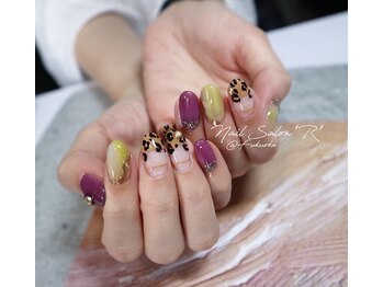 ネイルサロン R/ニュアンス*レオパード