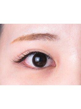 ナチュラル上品な目元にしたい