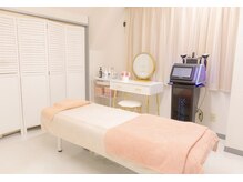 シャトン ボーテ(chaton beaute)/白とピンクを基調とした店内♪