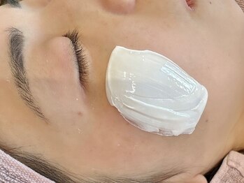 ジプソアイ(Gypso eye)の写真/＜産毛ケアでスッキリ美肌に☆＞フェイシャルwaxで気になる産毛をケアし、基礎化粧品の浸透力UP！