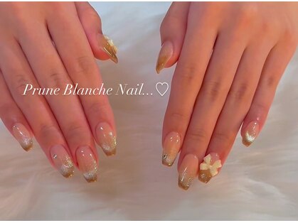 プリュネブランシュネイル(Prune Blanche Nail)の写真