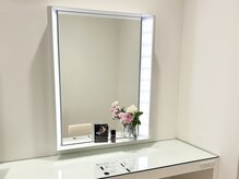 ポーラ ザ ビューティ ブリーゼブリーゼ店(POLA THE BEAUTY)の雰囲気（広々とした清潔感のある明るいメイク台）