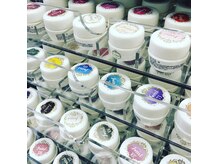 カラーの数も豊富！ラメホロ、パーツも充実です！！