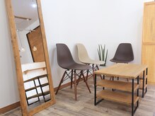 アイラッシュサロン ソル(SOL)/待合スペース