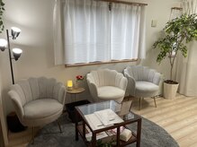 フェイス アップ 藤ヶ丘店の雰囲気（待ち合い＆カウンセリングルーム♪）