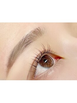 ナチュラル上品な目元にしたい