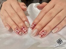 ネイル エミュスト(Nail Emuest)/赤×チェックネイル