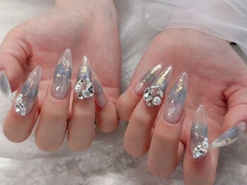 ネイルアンドアイラッシュ シシュ なんば本店(nail&eyelash SyiSyu)の写真/デザインは好きだけど、長さが揃ってなくて満足できない方へ。ジェルでの長さ出し１本～対応★