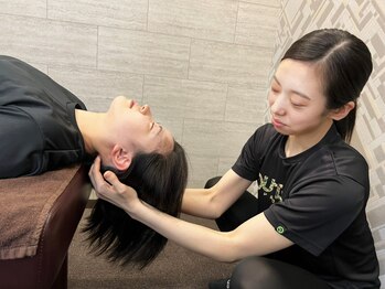 ヴィオーデ美容整体サロン 横浜店/顔のムクミ＆首の辛さは頸椎から